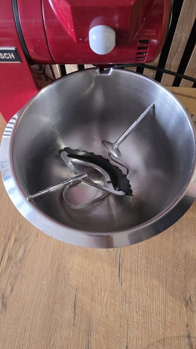 Robot kuchenny Professional MUM86R1 czerwony Bosch o mocy 1600 W