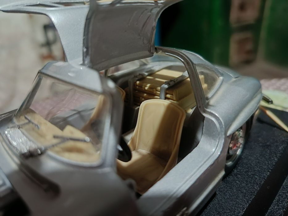 Коллекционная машинка mercedes-benz 300SL