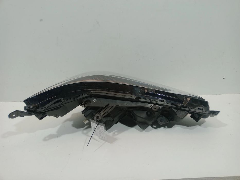 Ótica / farol esquerda LEXUS NX II (_A2_, _H2_)