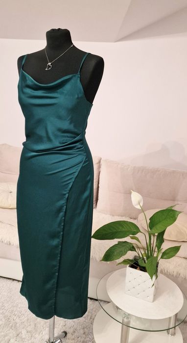 Sukienka na ramiączkach,