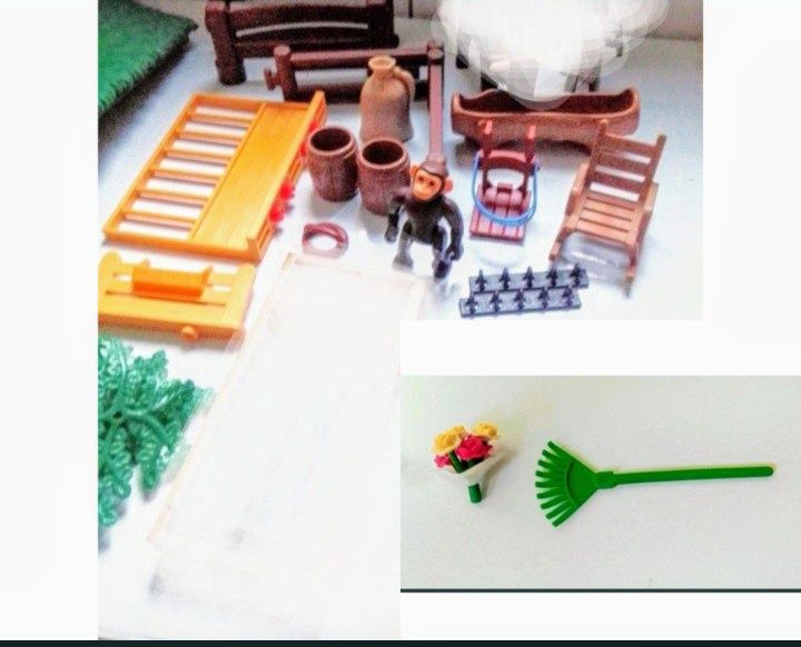 Playmobil grande lote de bonecos e peças.