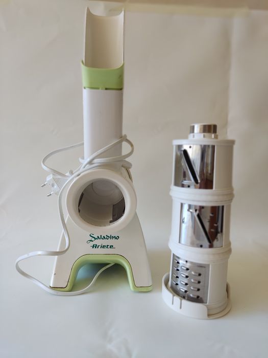 Máquinas para fazer sumos de fruta Electric Co, Moulinex e Bifinett