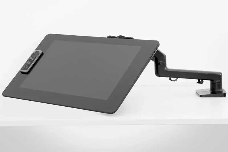 Mesa Digitalizadora WACOM Cintiq Pro 24 + Suporte WACOM Flex Arm.