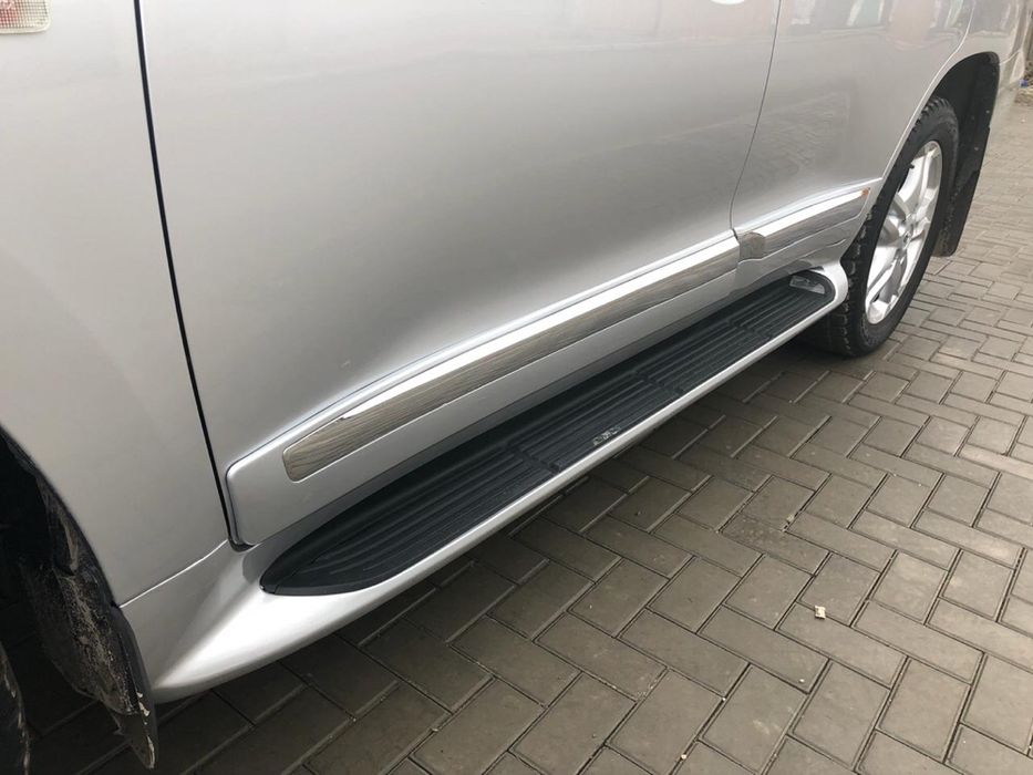 Пороги Lexus LX 570 / Toyota Land Cruiser 200 lc 200 черный цвет