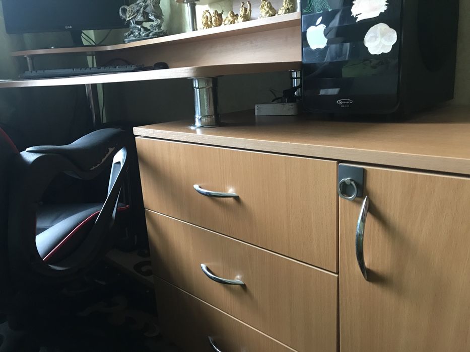 Продам письменный дизайнерский стол