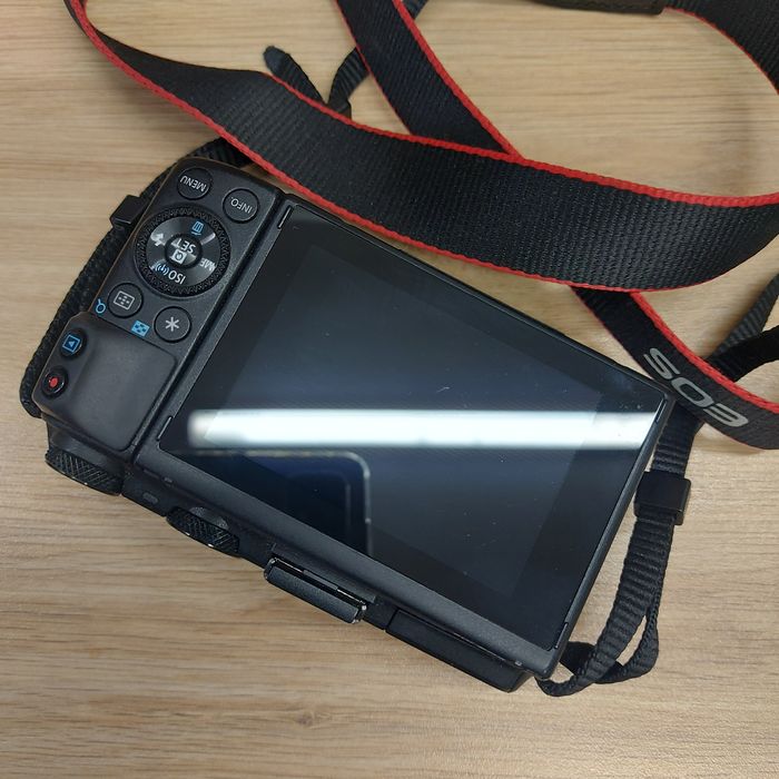 Aparat Canon EOS M3  Stan Bardzo dobry