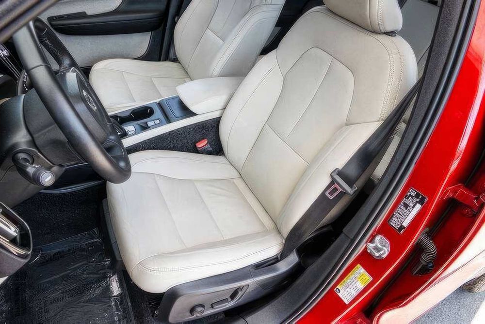 Volvo XC40 T5 Momentum      2019