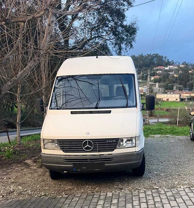 vende-se  mercedes sprinter 212