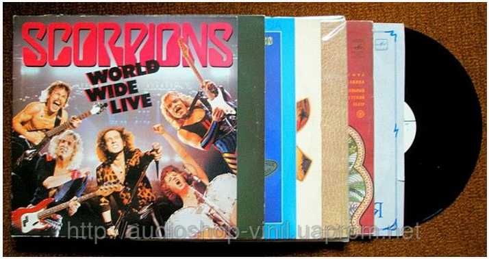 Вінілові платівки на любий смак.