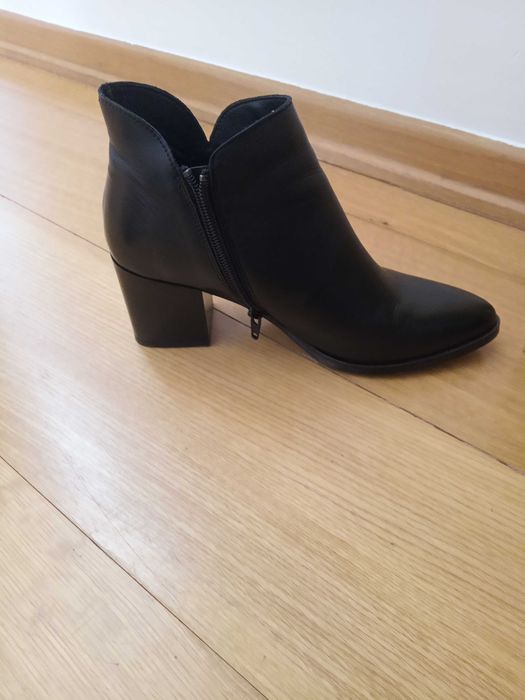 botins pretos como novos