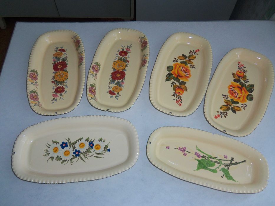 Посуда эмалированная СССР - селедочницы, кружки (новые)