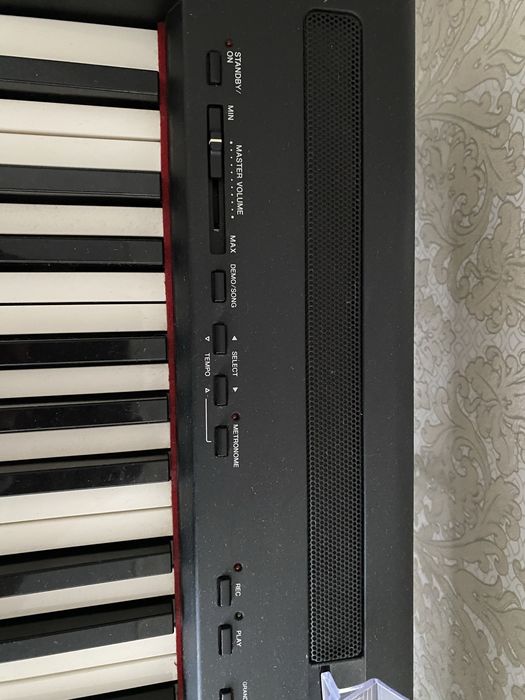 Yamaha P-85 Digital Piano