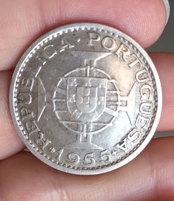 Moedas Moçambique 20$00-1955; 10$00- 1960/70/74 ; 2$50 - 1953/54/55/65
