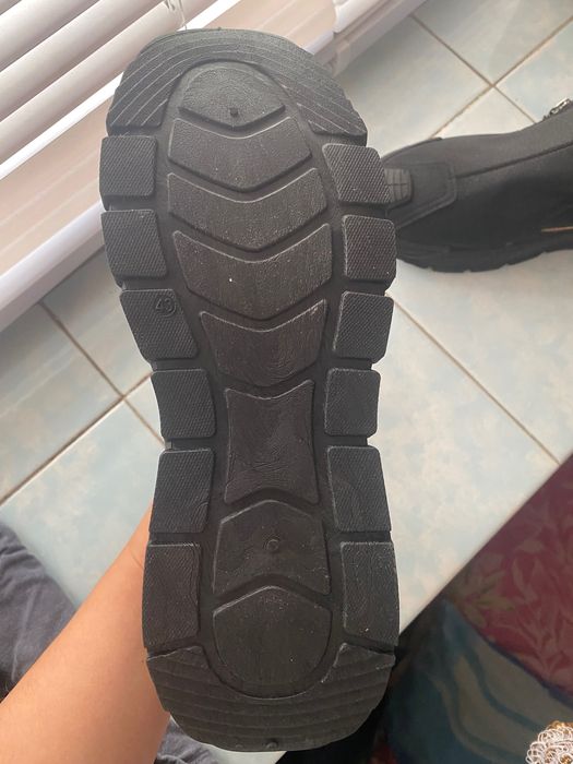 Чоловічі кросівки