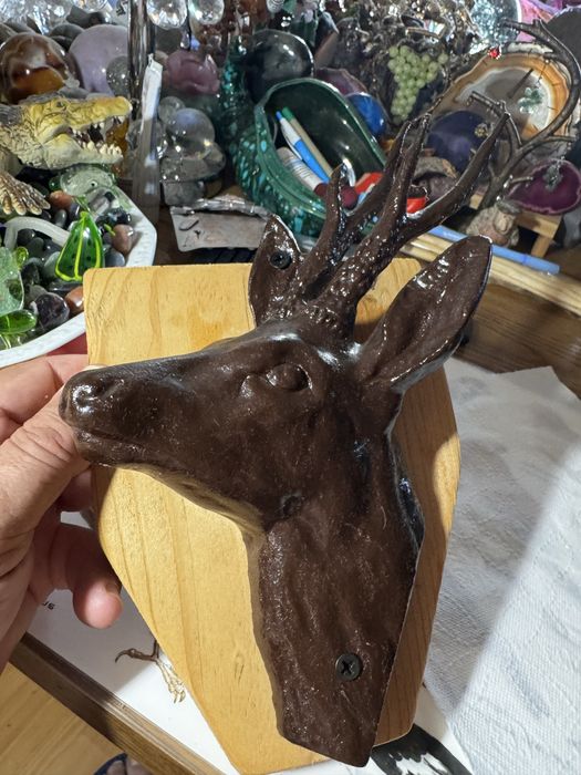 Kozioł płaskorzeżba