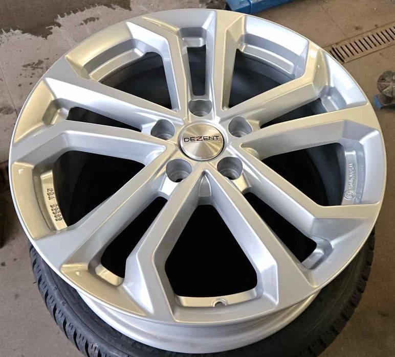1x Felga DEZENT TA 7.5 x 18 5x114,3 ET49,5 TTAF0SA495E NOWA [U]