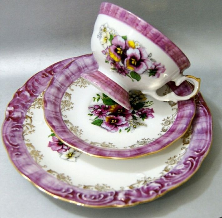 Komplet filizanek porcelanowych