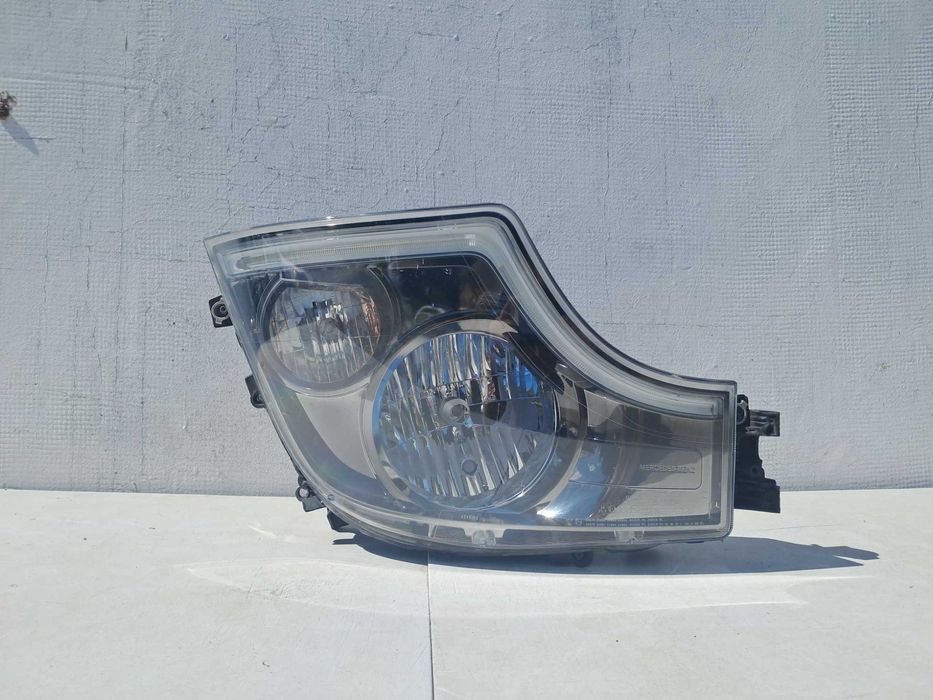 Mercedes ACTROS MP5 A6918204139 LAMPA Przód Przednia Prawa polecam inne części