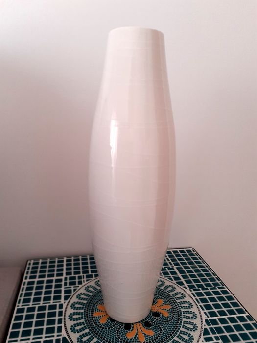 Jarra alta em ceramica vidrada