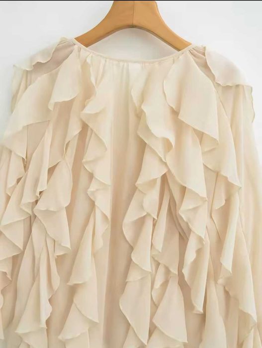 Багатошарова легка шифонова блуза з воланами, рюшами