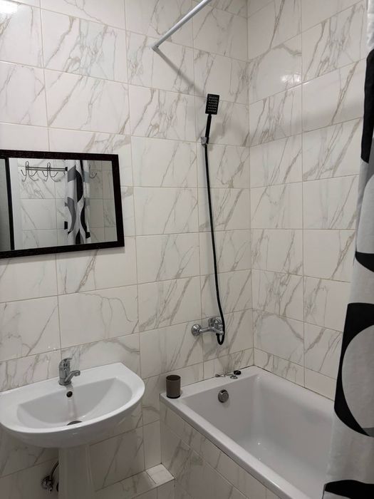 Сдам студию  большую на Боровского ЖК Золотые столбы,свет есть всегда