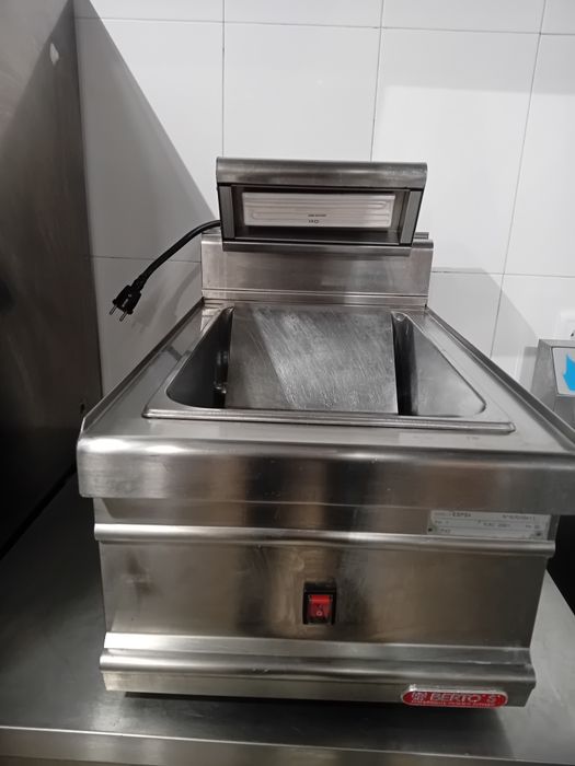 Aquecedor de batatas fritas /  fritos