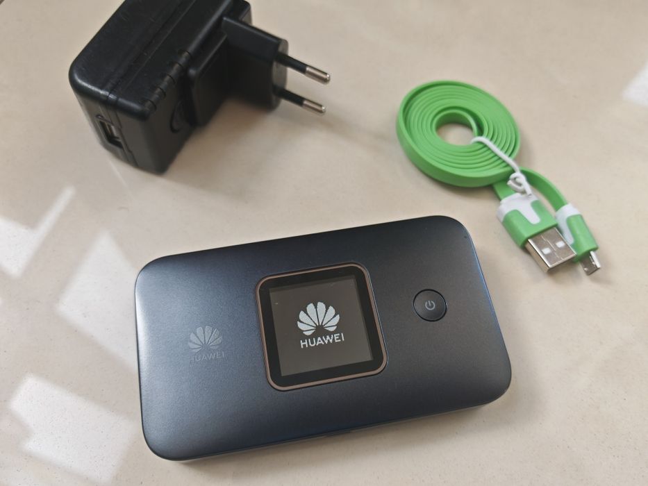 Router mobilny bezprzewodowy wifi Huawei na kartę SIM z ładowarką