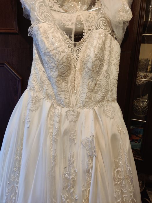 Сукня весільна, плаття