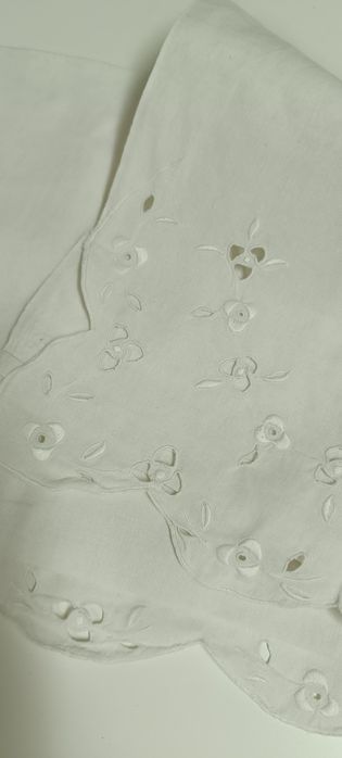 Lençol branco bordado com 80*110cm