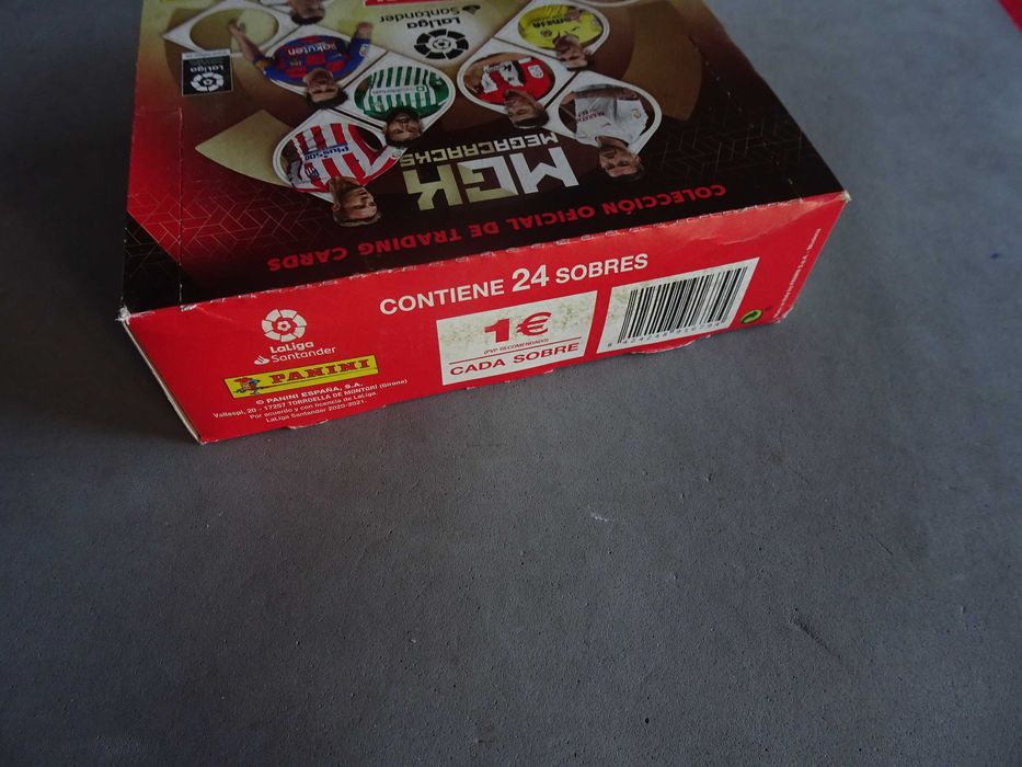 Caixa de cromos de futebol selada MGK Megacraks 2020-21 Panini La Liga