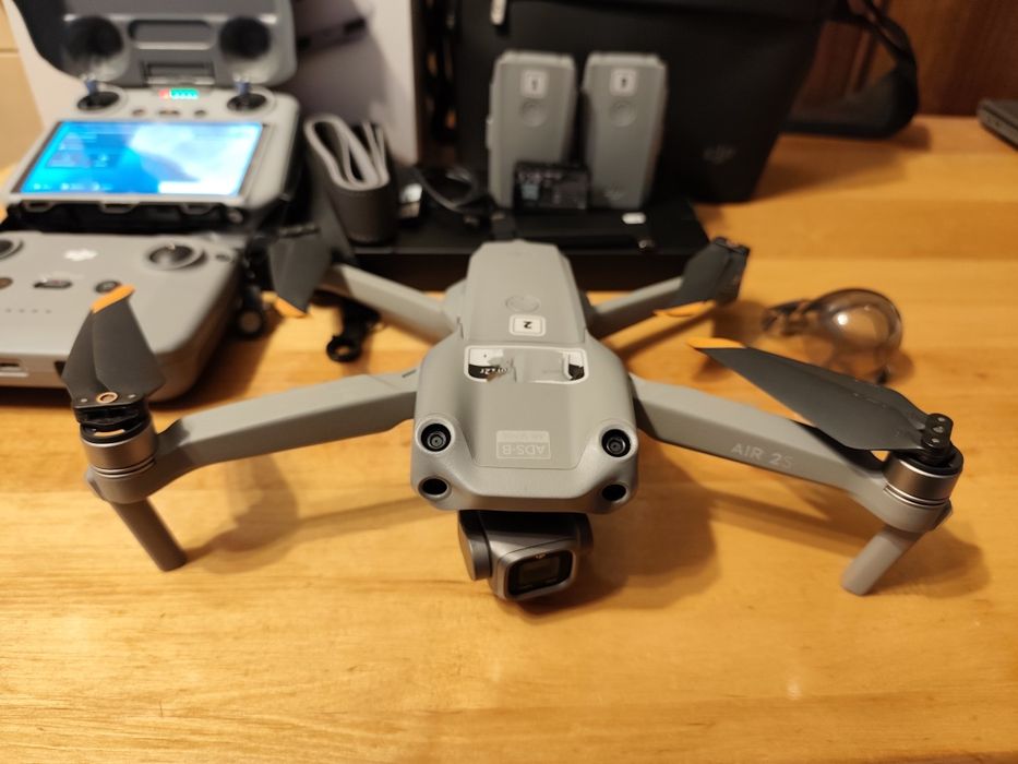 Dron DJI AIR 2S fly more combo