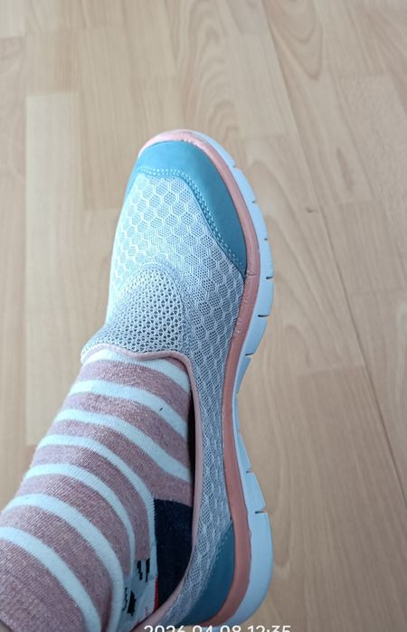 Wsuwane, wygodne buty damskie rozmiar 39marki Venice.