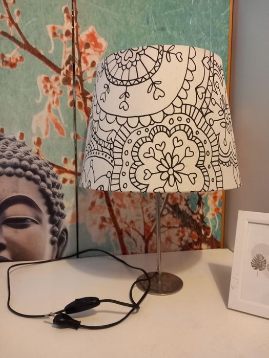 Candeeiro para mesa de cabeceira impecável