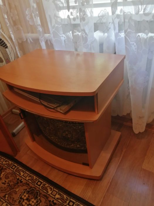 Тумбочка под тв.