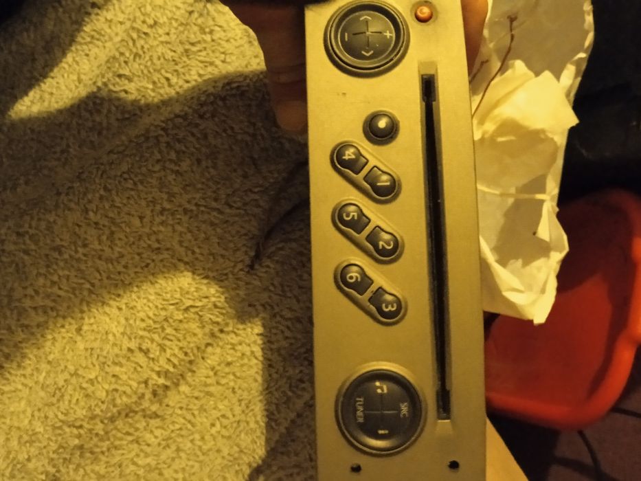 Sprzedam oryginalne radio renault