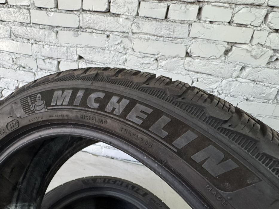 Зимові шини Michelin 225/45 R18