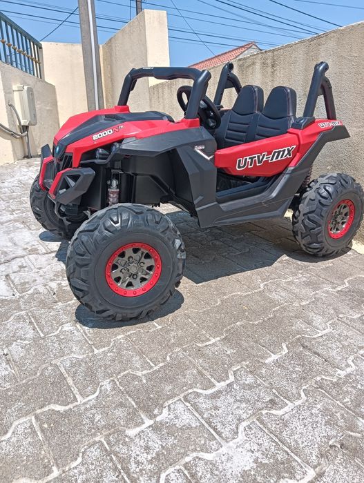 Carro de brinquedo