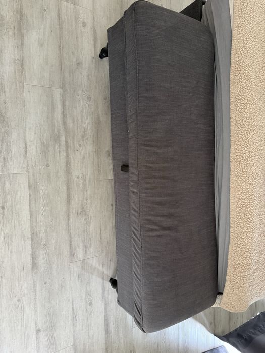 Szara ławeczka ze schowkiem Ikea