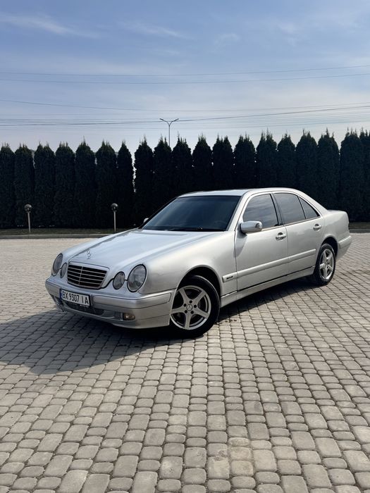 Мерседес 210 на 2.2 дизелі 2000 року