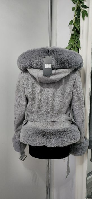 Szara kurtka z kapturem futerko 36