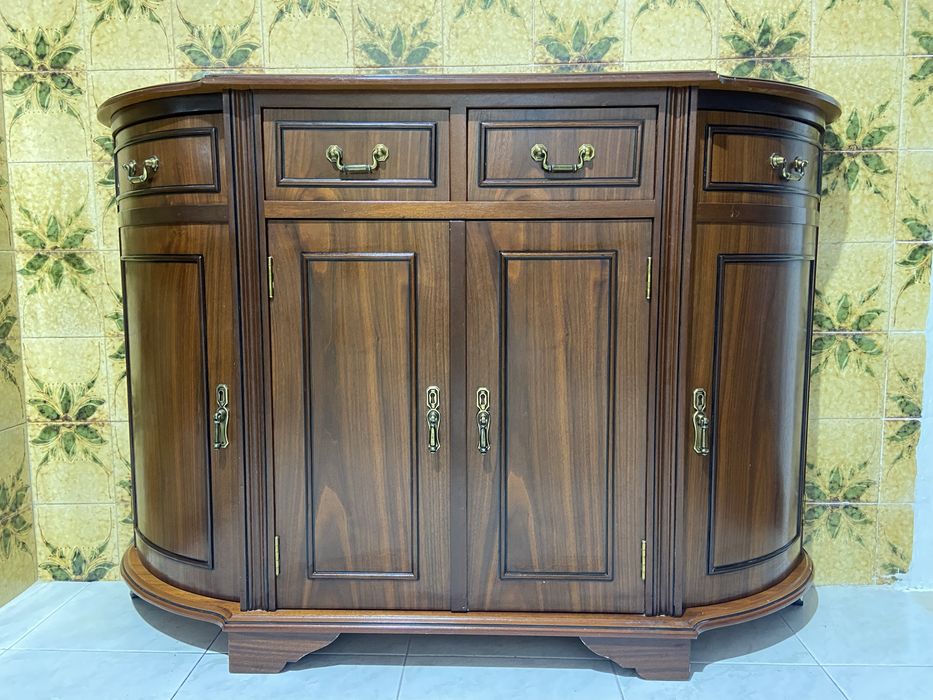 Móvel sapateira/aparador em cerejeira