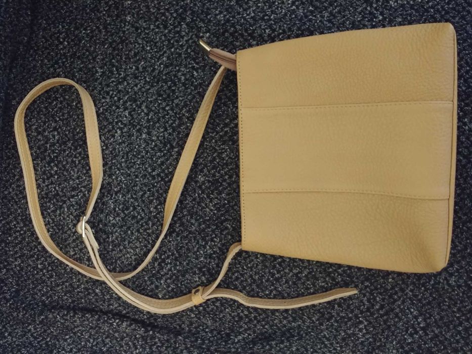 Torebka na długim pasku