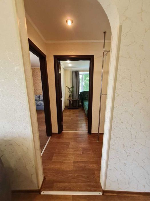 Продам 2 кімн. квартиру в р-ні " РОШЕН". 3/5 цегл.  Ремонт. 55000
