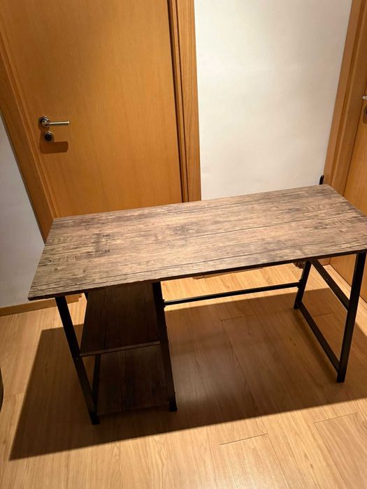 Secretary desk in good condition, made of wood64738755660417121