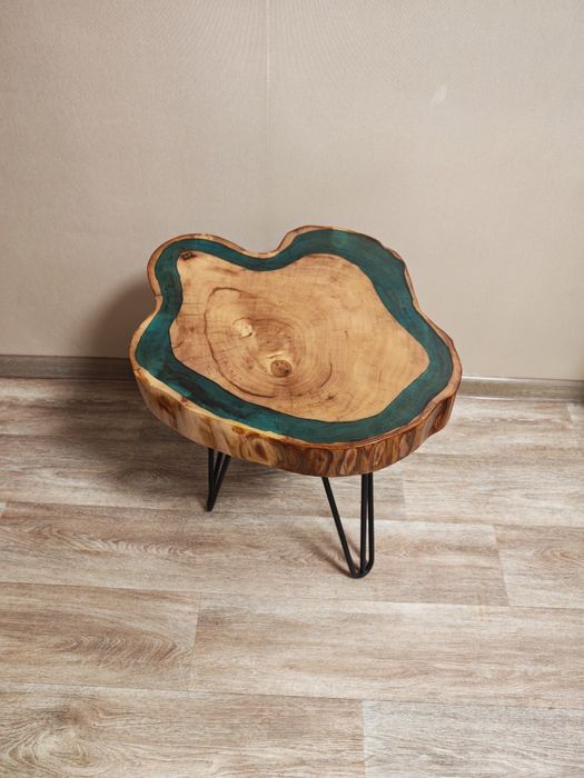 Кофейный столик прикроватный ручной работы из эпоксидной смолы