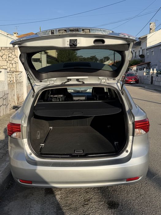 Carro Toyota Avensis