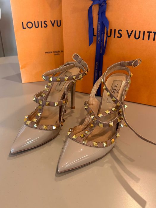 VALENTINO GARAVANI Czółenka z odkrytą piętą ROCKSTUD  10 cm