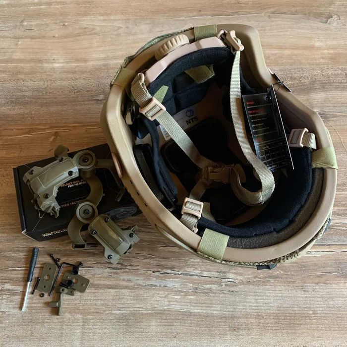 Тактичний шолом Fast NTS NIJ  койот піксель з навушниками EARMOR M31