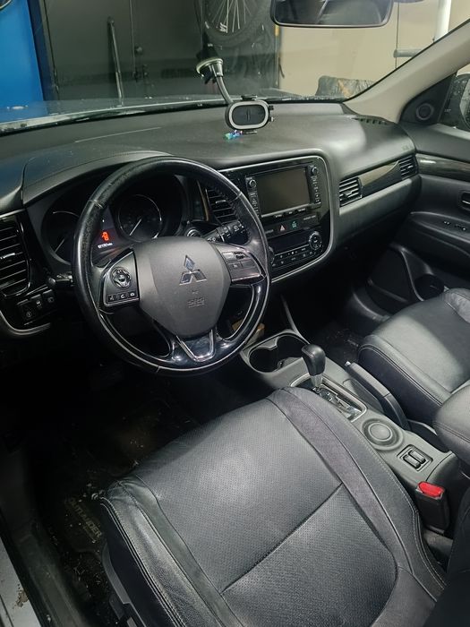 Mitsubishi Outlander III 2.4 benzyna niski przebieg