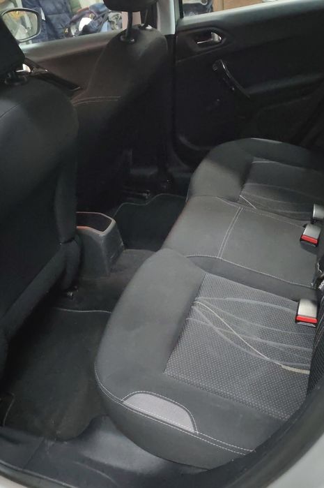 Peugeot 208 1.6 Hdi *Muito Bom estado geral*